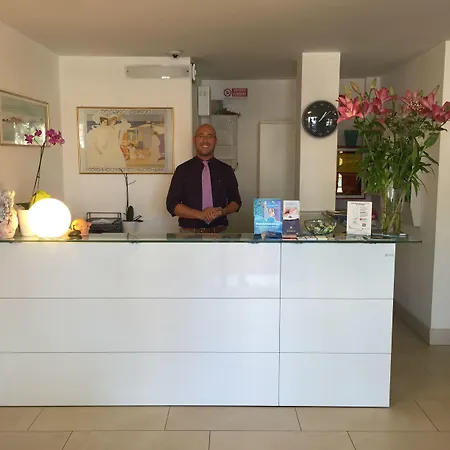 ホテル Citta Di Trieste 3*